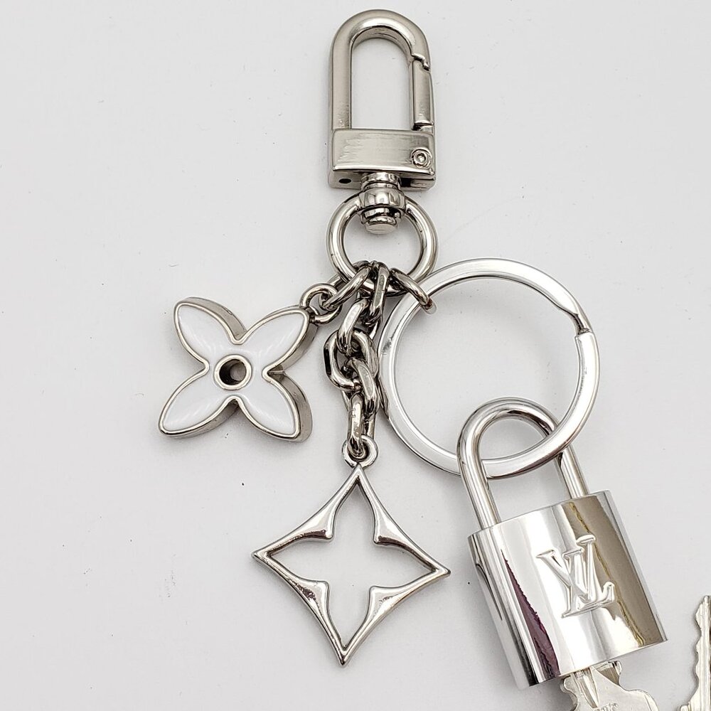 Authentic Louis Vuitton Silver Padlock & Key with Unbranded Metal Bag Keychain - Picture 6 of 9